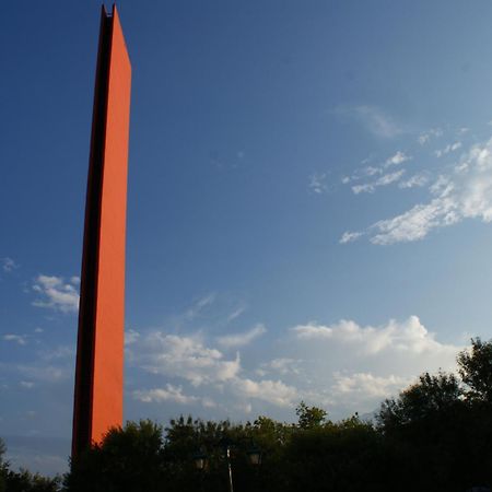 Ibis Monterrey Valle San Pedro Garza Garcia Bagian luar foto