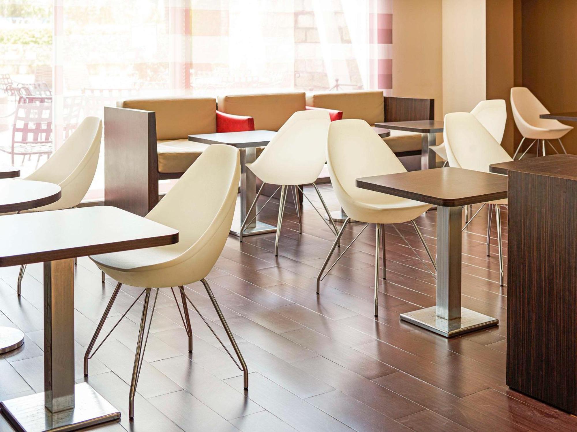 Ibis Monterrey Valle San Pedro Garza Garcia Bagian luar foto