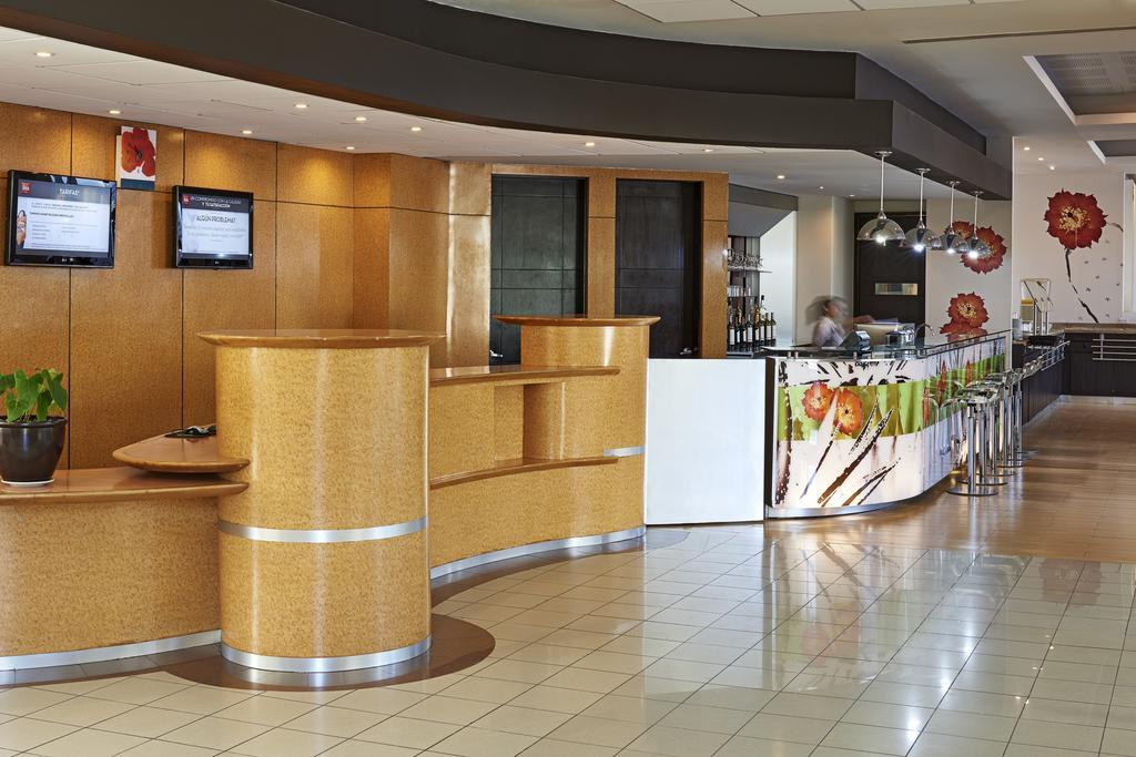Ibis Monterrey Valle San Pedro Garza Garcia Bagian luar foto