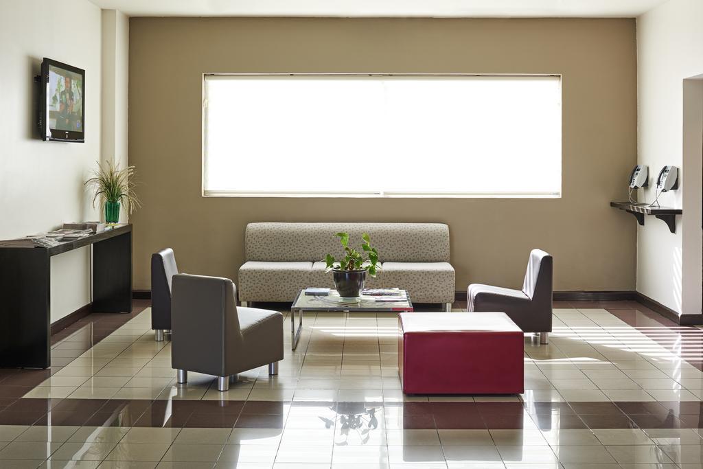 Ibis Monterrey Valle San Pedro Garza Garcia Bagian luar foto