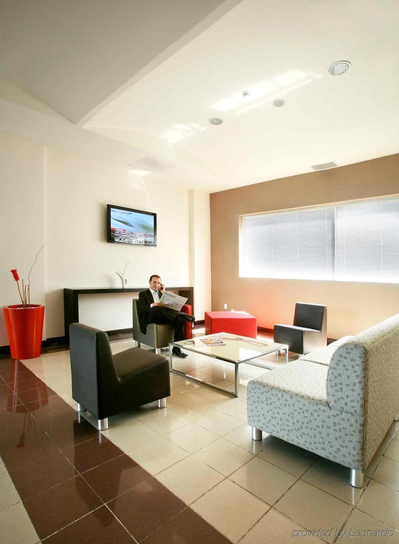 Ibis Monterrey Valle San Pedro Garza Garcia Bagian luar foto