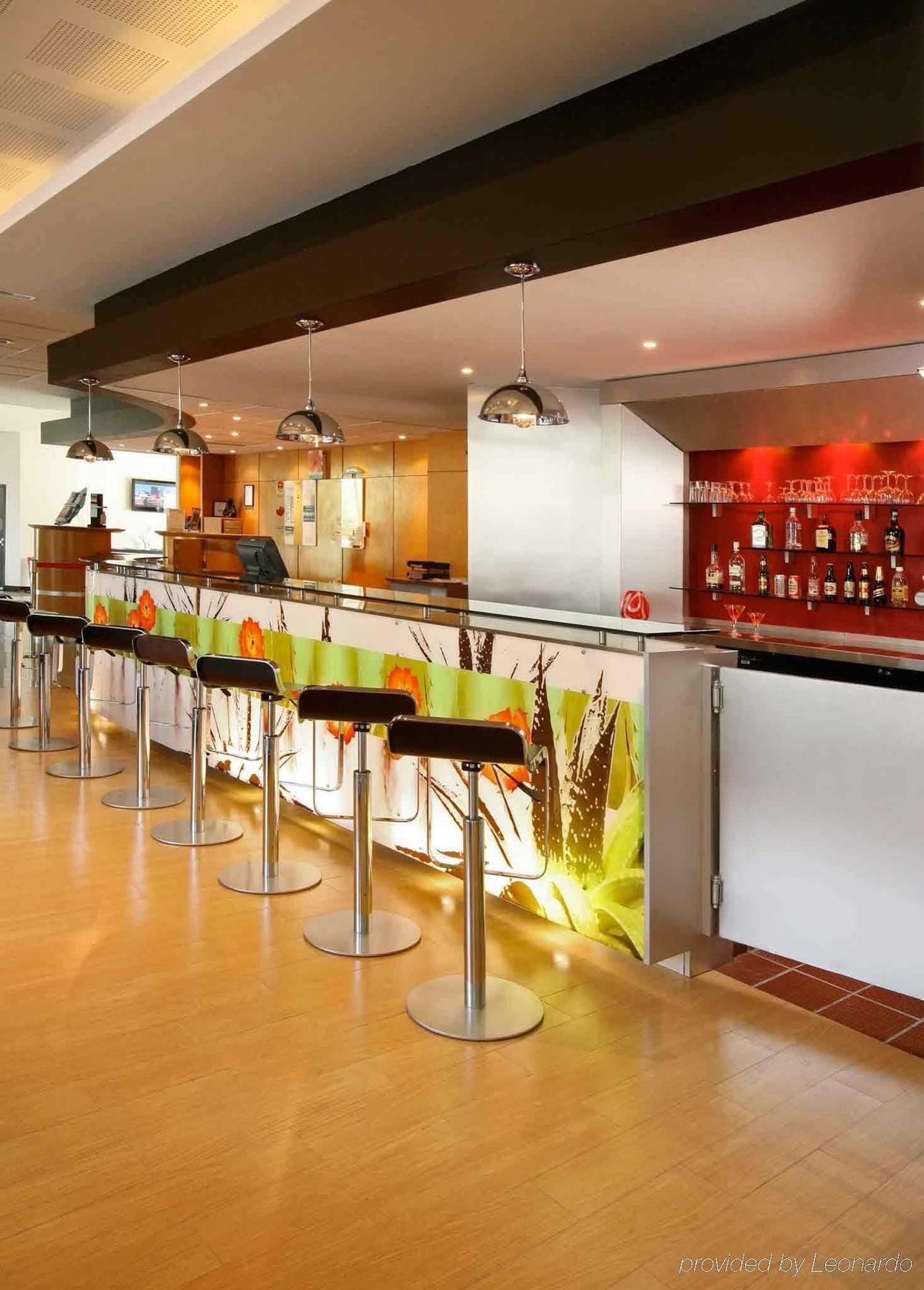 Ibis Monterrey Valle San Pedro Garza Garcia Bagian luar foto